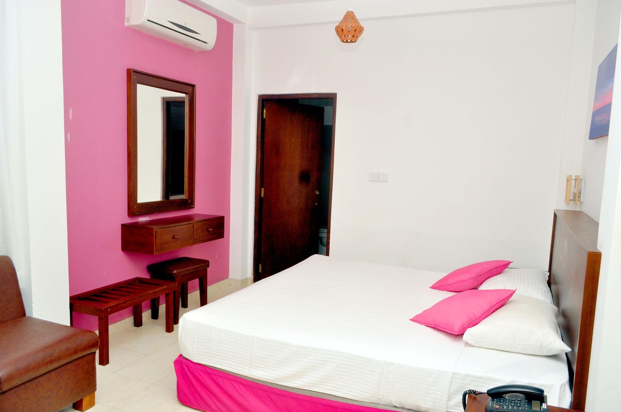 Lavendish Beach Resort أونا واتونا المظهر الخارجي الصورة