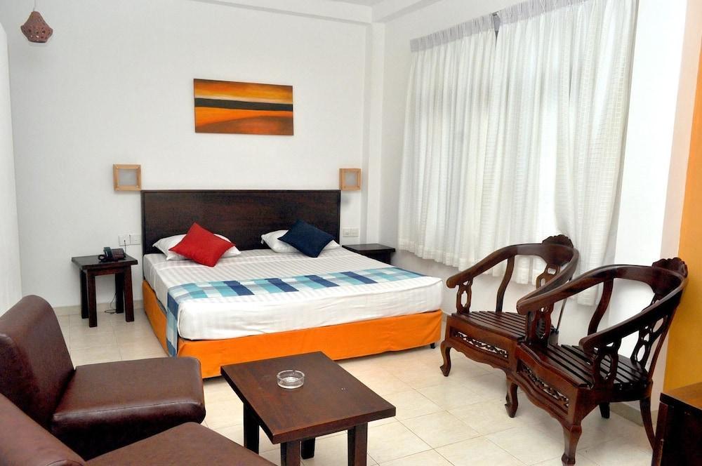 Lavendish Beach Resort أونا واتونا المظهر الخارجي الصورة