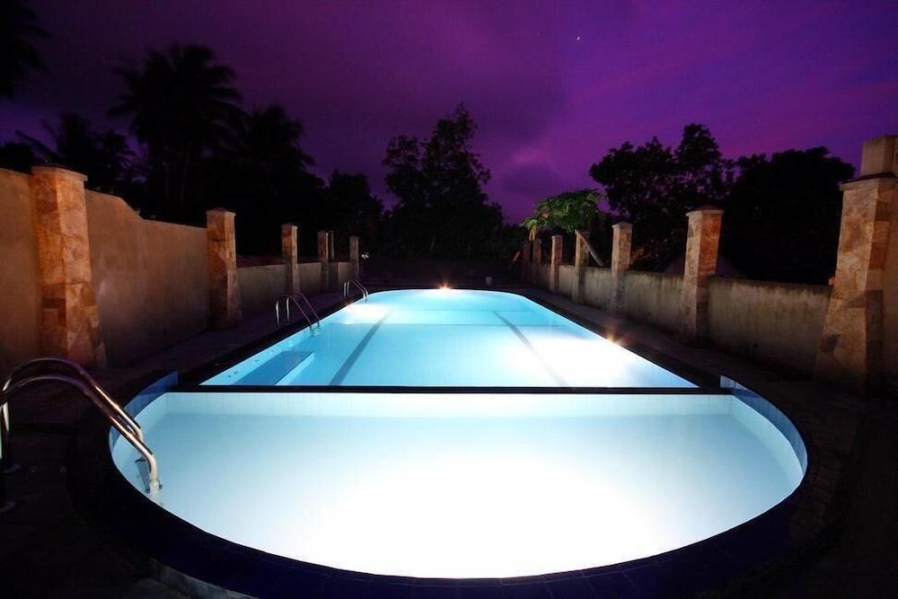 Lavendish Beach Resort أونا واتونا المظهر الخارجي الصورة