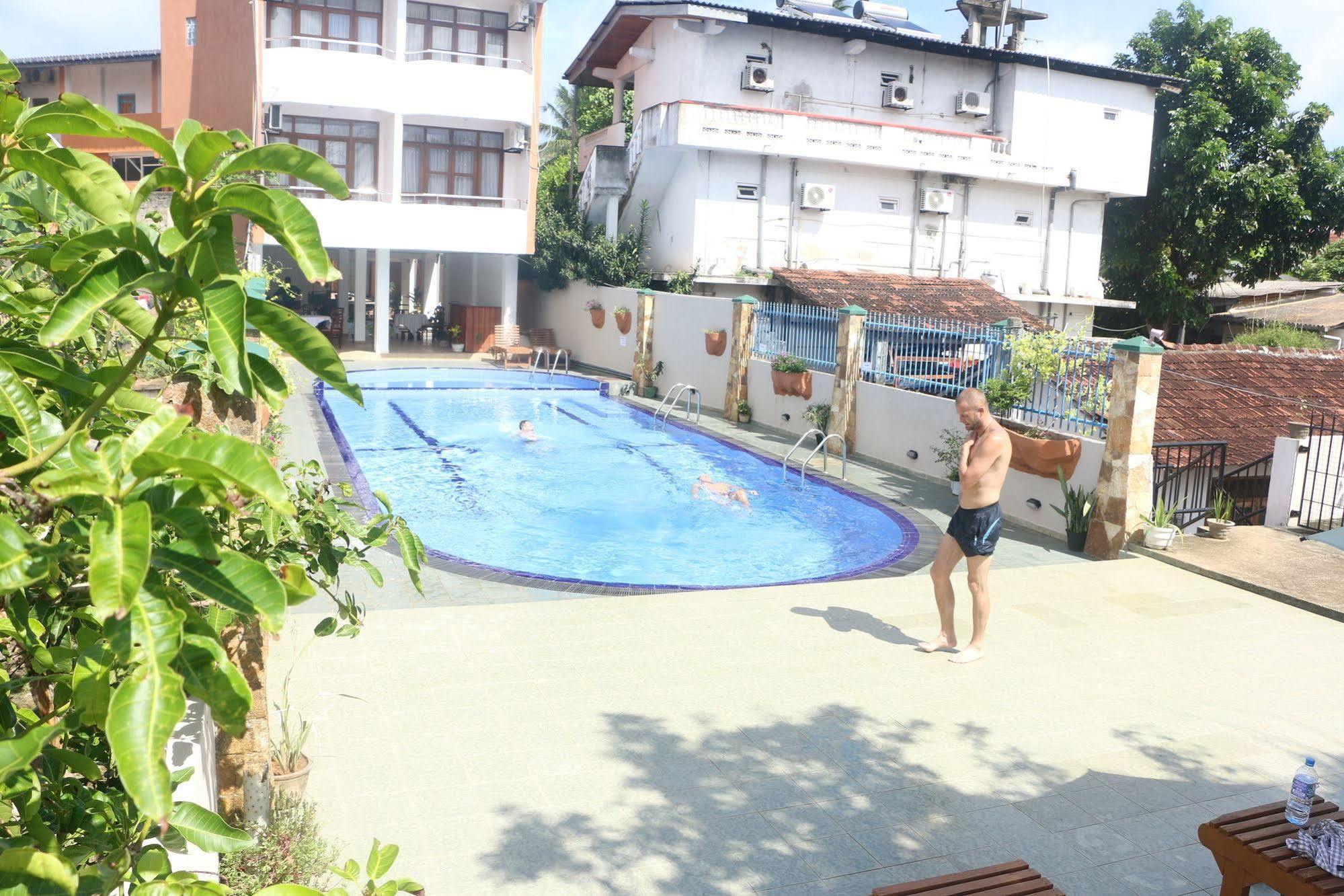 Lavendish Beach Resort أونا واتونا المظهر الخارجي الصورة