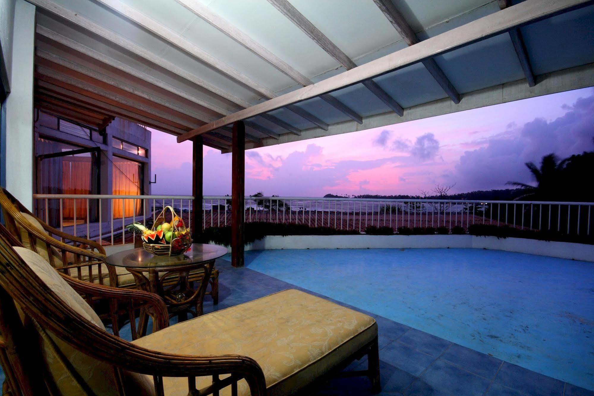Lavendish Beach Resort أونا واتونا المظهر الخارجي الصورة