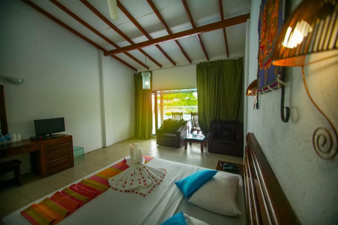 Lavendish Beach Resort أونا واتونا المظهر الخارجي الصورة