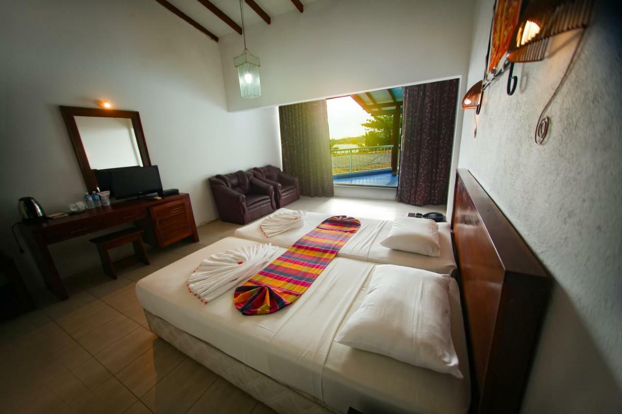 Lavendish Beach Resort أونا واتونا المظهر الخارجي الصورة